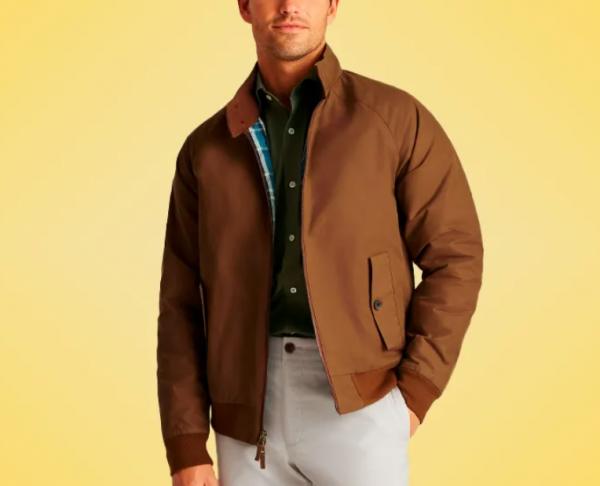 Jaket dengan bahan kulit mewah